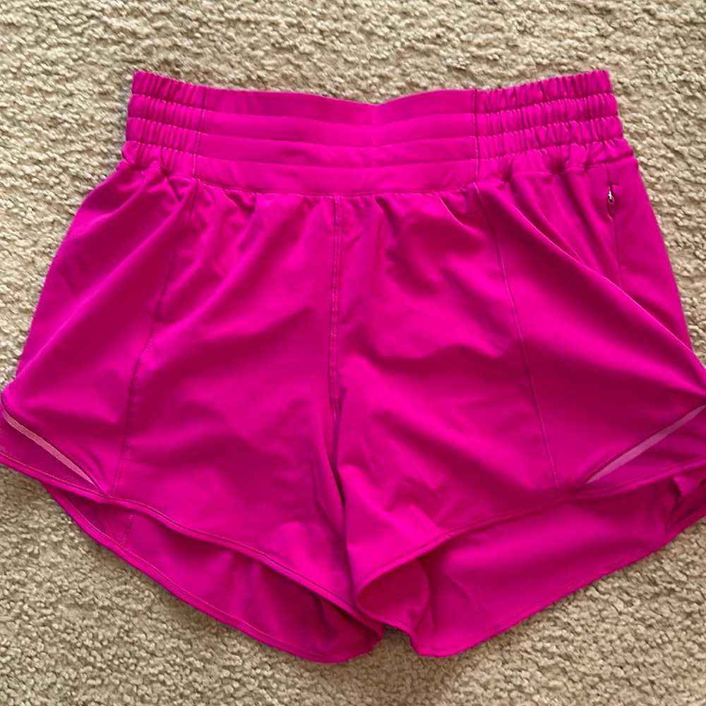 Lululemon Hotty HR Short. Size 6. Only worn once!